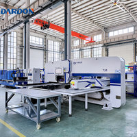 Machine de poinçonnage de tôles métalliques électrique durable à 32 stations, haute précision pour supports automobiles, commande CNC