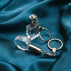Nhà Máy Tùy Chỉnh Thấp Moq Bền Thời Trang Pha Lê Logo <span class=keywords><strong>Keychain</strong></span> Letterpress In Ấn LED Thủy Tinh Xe Móc Chìa Khóa Cho Quà Tặng Chào Đón - Product Image 4