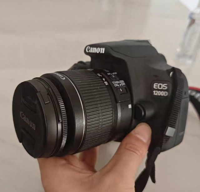 Wholesale Cannons 1200D Kit 18-55mm Lens Rebel T5 / EOS Kiss X70 Digital Camera