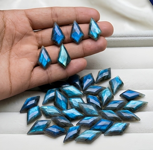 Piedra Preciosa Natural de Labradorita en Forma de Cometa, Corte Facetado en Ambos Lados con Destello Azul, 10x15mm, Piedra Suelta para Diseñadores de Joyería, Venta al Por Mayor - Product Image 1