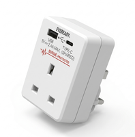 Adaptateur de prise EU vers UK 13A 250V avec protection contre les surtensions, chargeur USB A et Type-C, homologué UKCA CE EMC RoHS pour les voyages et l'utilisation industrielle