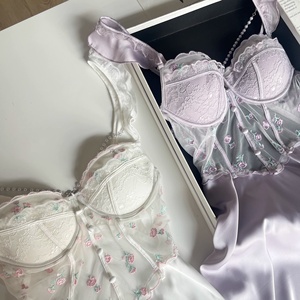 Pigiama da donna in raso traspirante, casual, lunghezza al ginocchio, con finiture lisce, ideale per le stagioni primavera, estate, autunno - Product Image 2