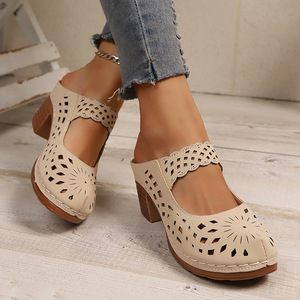 รองเท้าส้นเตี้ยแบบสวม รุ่นใหม่สำหรับฤดูร้อน ไซส์ใหญ่ ส้นหนา ปิดนิ้วเท้า สำหรับผู้หญิง - Product Image 2