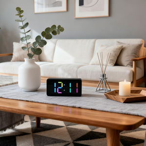 多機能大型LED音声制御卓上ミラー目覚まし時計、温度・明るさ調整機能付き、自宅の寝室やリビングルームに最適 - Product Image 3