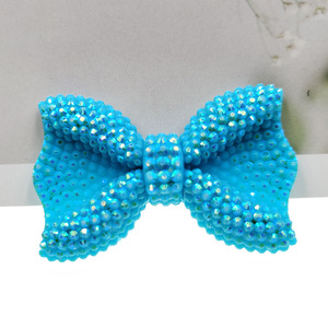 Breloques en résine DIY brillantes couleur AB, motifs rose moyen, rouge et blanc, avec nœud, pour accessoires de coque de téléphone de Noël, décorations à dos plat 43*27mm, tendance - Product Image 6