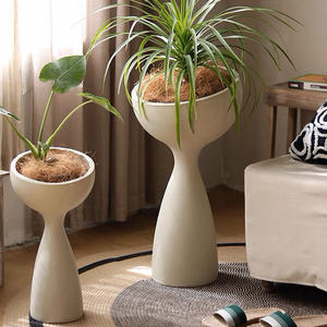 Pot de fleurs créatif à taille fine, vase en ciment simple et élégant, design nordique, ornement de salon sur pied - Product Image 1