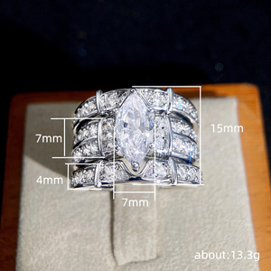 Set di Tre Anelli di Lusso con Zirconi a Marquise per Donne, Gioielli Eleganti e Scintillanti alla Moda - Product Image 5