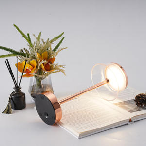 Đèn bàn nghệ thuật sắt cao cấp hiện đại, sản xuất trực tiếp tại nhà máy, kiểu dáng sang trọng hình ly, thích hợp cho phòng ngủ, khách sạn, quán cà phê, bàn ăn hoặc bàn cạnh giường, quầy bar. - Product Image 3