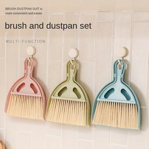 Mini juego de limpieza creativo A2931 para dormitorio y cocina, cepillo de limpieza de escritorio, escoba, recogedor, suministros de limpieza prácticos - Product Image 3