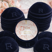 Kippa/Yarmulka personnalisée en velours bleu marine écologique à 4 panneaux avec logo brodé – Chapeau juif pour mariage, Bar Mitzvah, Judaica