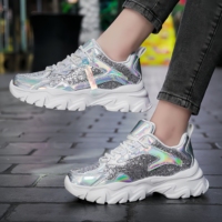 Chaussures de sport populaires pour femmes à semelle épaisse et lacets, avec empeigne en PU, antidérapantes, chaussures de marche, chaussures de sport décontractées pour femmes