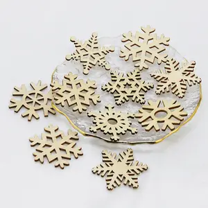 (10 Pcs/pack) Wood colored snowflake flakes Hanging Christmas Decorations Wooden Crafts Xmas Tree Hanging Gift Tags Handmade DIY