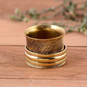 Bague tournante artisanale en laiton plaqué or 14 carats, moderne, pour la méditation et le soulagement de l'anxiété, unisexe, pour le pouce, usage quotidien - Product Image 5