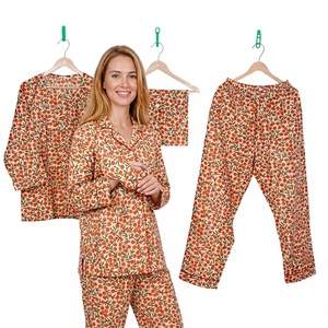 Ensemble de pyjama pour femmes, imprimé floral, 100% coton biologique, manches trois quarts, longueur intégrale, vêtements de nuit classiques, col boutonné - Product Image 1