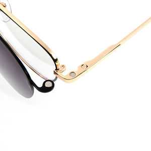 Monturas <span class=keywords><strong>de</strong></span> Gafas <span class=keywords><strong>de</strong></span> Metal Cómodas y Personalizadas <span class=keywords><strong>de</strong></span> Gran Venta <span class=keywords><strong>para</strong></span> Mujer <span class=keywords><strong>con</strong></span> <span class=keywords><strong>Lentes</strong></span> <span class=keywords><strong>de</strong></span> <span class=keywords><strong>Sol</strong></span> Polarizados Magnéticos <span class=keywords><strong>de</strong></span> Clip - Product Image 3