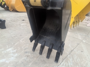 Máy xúc đào bánh xích <span class=keywords><strong>Mini</strong></span> CAT303CR đã qua sử dụng, model 2023, chất lượng cao, tình trạng tốt, giá rẻ, trọng lượng hoạt động 4 tấn. - Product Image 4