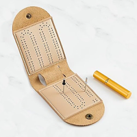 Jeu de cribbage portable de voyage pour activités de plein air, avec plateau de score pliable en cuir PU, pochette pour cartes et sac de transport pour cartes de cribbage