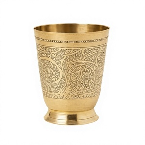 Gobelet à eau en laiton artisanal de qualité supérieure, gravé d'un motif floral, capacité de 270 ml, anti-fuite, incassable, pour la maison, la cuisine, l'hôtel - Product Image 1