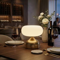 Lampe de table LED nordique rechargeable 2026 de luxe sans fil, petite lampe de bureau à intensité variable au toucher pour restaurant et bar