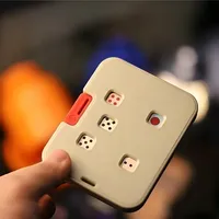 Jouet anti-stress créatif en forme de dés à 5 trous, EDC Fidget Slider à pression unilatérale, jouet portable en plastique pour soulager le stress et améliorer la concentration, cadeau unique