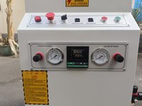 Machine de soudage UPVC à angle arbitraire monopoint contrôlée par PLC avec extrusion secondaire pour cadre de fenêtre spécial en PVC