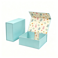 Boîte cadeau pliable personnalisée, imprimée avec un dessin animé mignon, bleu clair, boîte d'emballage rigide en papier pliable magnétique pour les jouets et les vêtements de bébé