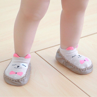 Chaussons antidérapants en coton pour bébé, vente en gros, dessin animé 3D, chaussettes de sol pour tout-petits, poignées antidérapantes, antibactériennes, respirantes, écologiques