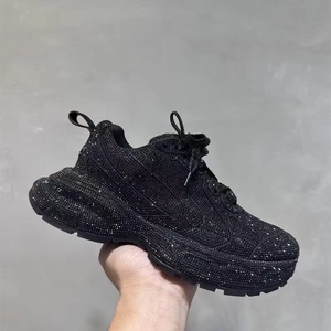 Chaussures de sport tendance pour hommes et femmes, style décontracté pour la marche, par des créateurs de mode - Product Image 3