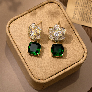 Pendientes Clásicos de Oro Laminado con Circonita Natural - Elegantes Joyas Colgantes con Piedras Preciosas para Unisex, Nuevos Accesorios de Moda para Pendientes - Product Image 5