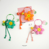 Porte-clés pendentif rond Dongdaemun mignon motif marguerite, tournesol et visage souriant, style Ins, à porter avec des breloques de sac