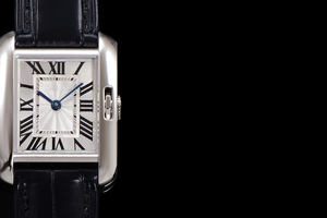 Montre mécanique automatique élégante et tendance avec cadran radial argenté gravé et aiguilles en acier bleu - Product Image 4