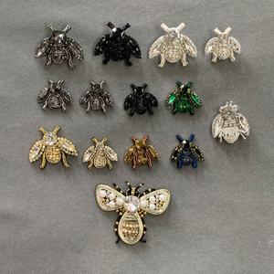 ZSY fai da te accessori per borse di abbigliamento fatti a mano 3D con perline di cristallo ape di seta indiana ricamata patch distintivo - Product Image 3