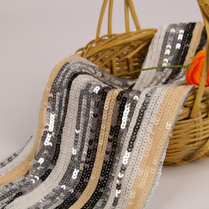 Sang Trọng 7Mm Thẳng Sequin Lưới Thêu Pháp Vải Tuyn Ren Vải Thân Thiện Với Môi Sọc Phi Bridal Wedding Hạt 100% - Product Image 6