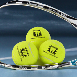 Pelota de Tenis de Goma de Alta Calidad Whizz para Pádel y Competición con Logotipo Personalizado - Product Image 3