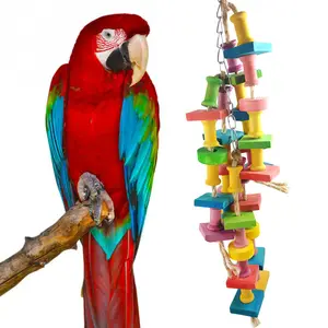 Juguete divertido de pájaro volador para mascotas pequeñas y medianas, juguete masticable de pájaro de madera
