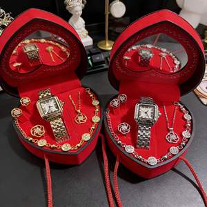 Montre à quartz pour femme de luxe à boîtier carré, bracelet en alliage, cadran à aiguilles, design classique, personnalisable, vente chaude - Product Image 3