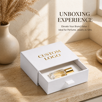 Boîte rigide de luxe blanche avec tiroir coulissant et logo personnalisé, ruban de tirage et estampage à chaud pour emballage de flacon de parfum