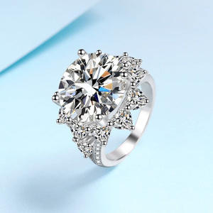 Anillo <span class=keywords><strong>de</strong></span> Compromiso <span class=keywords><strong>de</strong></span> Moissanita <span class=keywords><strong>de</strong></span> 10 Quilates para Mujer, Plata <span class=keywords><strong>de</strong></span> Ley 925, Color D, Anillo <span class=keywords><strong>de</strong></span> Moissanita con Forma <span class=keywords><strong>de</strong></span> Flor, con Certificado - Product Image 4