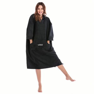 Vente en gros de <span class=keywords><strong>poncho</strong></span> à capuche en micro fibre personnalisé de grande taille robe à langer serviette de bain d'hiver chaude - Product Image 1