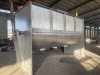 Approvisionnement d'usine 50kg mélangeur horizontal en acier inoxydable homogénéisation de liquide de poudre sèche pour le moteur de moteur d'ingrédients de savon d'alimentation