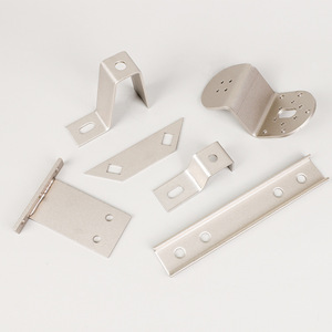 Pièces usinées CNC sur mesure et pièces d'emboutissage métallique, composants de précision, directement de l'usine - Product Image 2