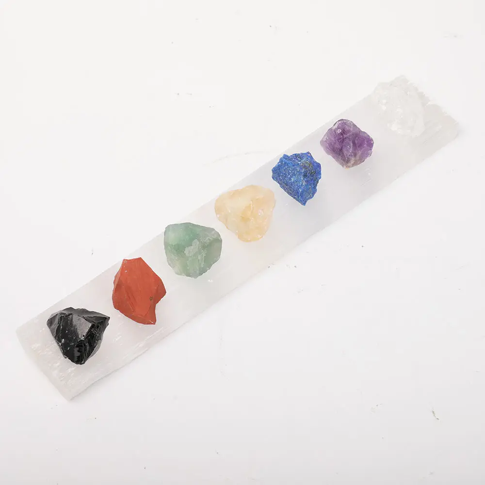 Bacchetta di bacchetta di Selenite curativa Reiki cablata con 7 pietre di cristalli grezzi Chakra in vendita