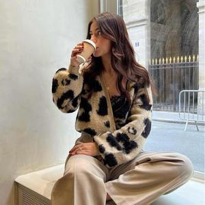 Knitwear Supplier China Animal <strong>Wrap</strong> Cardigan <strong>Jumper</strong> 2026 Custom Crewneck Jacquard Leopard Print Sweater Women - Product Image 2
