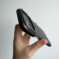 Étui magnétique ultra fin à motif carbone pour iPhone 18 Pro Max avec cadre de caméra en métal surélevé, coque anti-rayures ajustée