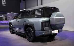 2023 En stock Nouveau BYD YangWang U8 SUV 4WD Voitures hybrides de luxe et puissantes 2024 Véhicules à grande vitesse New Energy Auto made in China - Product Image 5