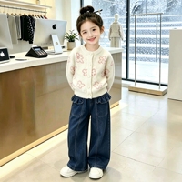 Vêtements pour bébé Automne Nouveau style coréen Jacquard Cardigan en tricot à manches longues Jeans Ensemble deux pièces