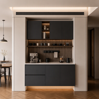Meuble bar à eau intégré moderne pour salle à manger, station café personnalisée avec niche scénographique, système de rangement pleine hauteur pour garde-manger