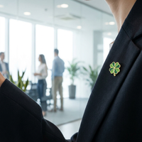 Épinglette personnalisée en or plaqué or avec trèfle à quatre feuilles en émail doux |   Fabricant de badges en métal moulé sous pression OEM Lucky Shamrock