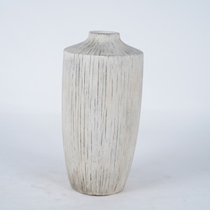 Jarrón de Terracota con Rayas Verticales Lian Da, Jarrón de Flores de Hormigón con Textura Antigua, Jarrón Decorativo para Mesa de Interior - Product Image 4
