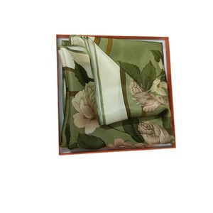 Nuova Sciarpa di Lusso in Pura Seta di Gelso 100% con Design Esclusivo, Stampa Personalizzata, Protezione Solare, Sciarpa in Seta Stampata per <span class=keywords><strong>Donna</strong></span>, Crepe Liscio - Product Image 5